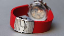 Buckle-rouge_horloge.jpg